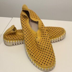 Yellow isle Jacobsen Shoes with Patterned Design